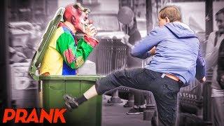 ВСЕ БОЯТСЯ КЛОУНА ПРАНК  / Реакция девушек на наши приколы / Scary Prank PRITULA & vJOBivay